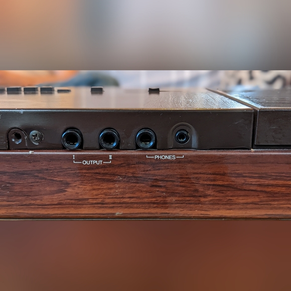 Yamaha pf10 electronic piano with J.H. Sessions and Son road case - Picture 5 of 9